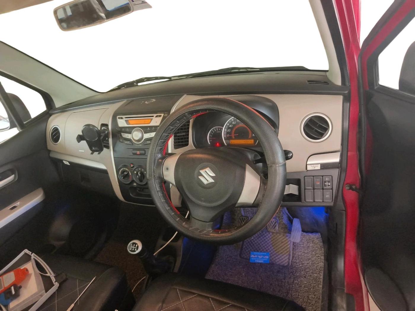 2014 Maruti Wagon R 1.0 VXI, Petrol, Manual, 43,374 km, interior