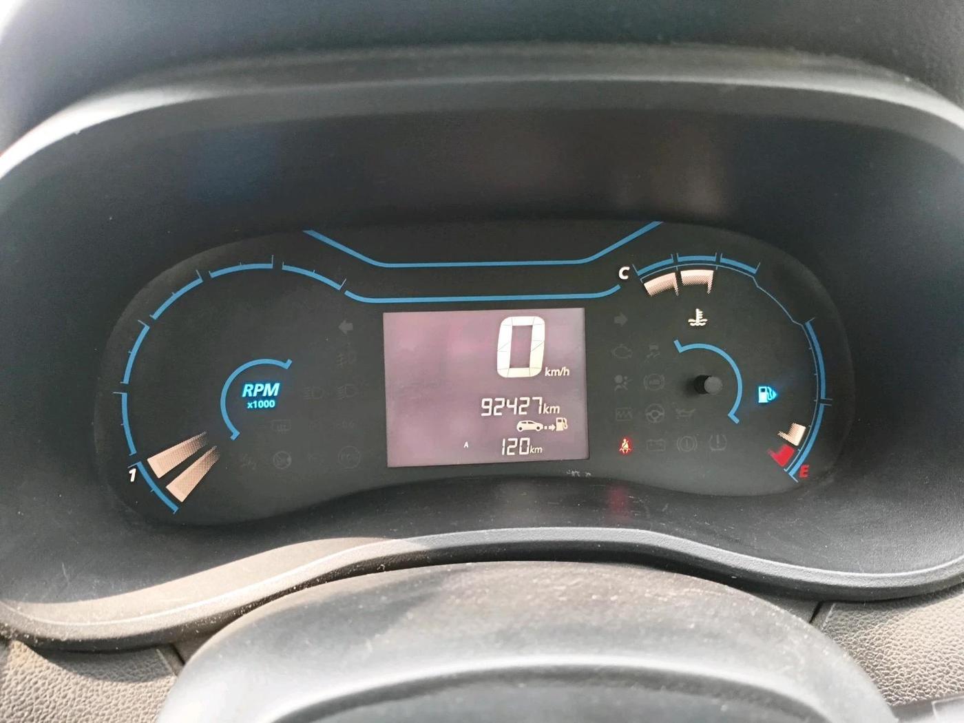 2022 Renault Kwid RXT 1.0, Petrol, Manual, 92,427 km, interior