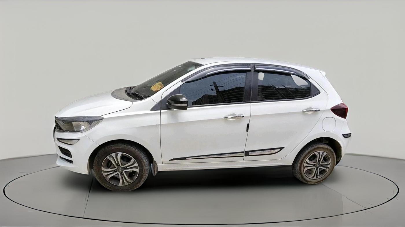 2024 Tata Tiago XT CNG, CNG, Manual, 57,719 km, exterior