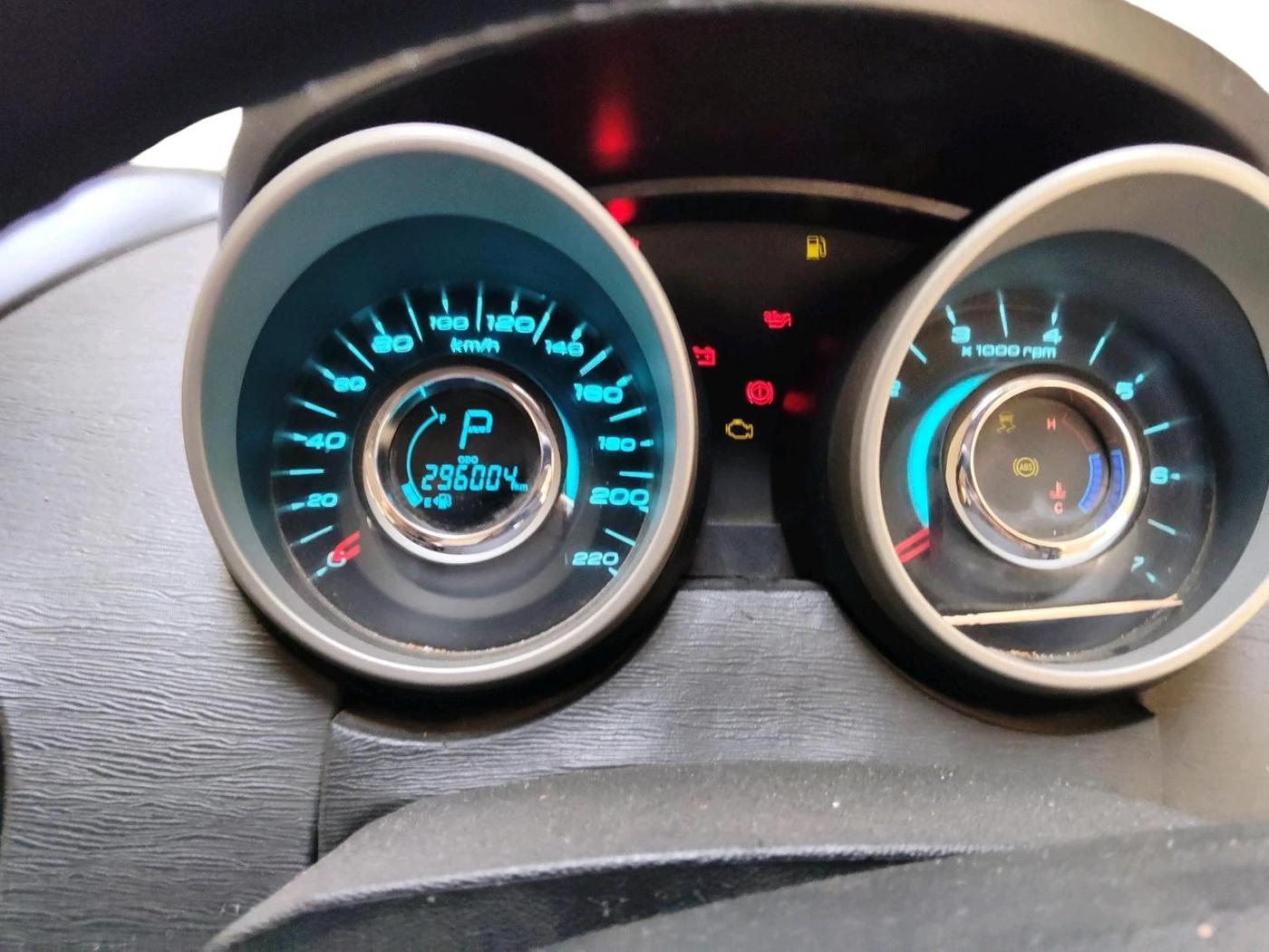 2017 Mahindra XUV500 W6 AT, Diesel, Automatic, 2,96,004 km, interior