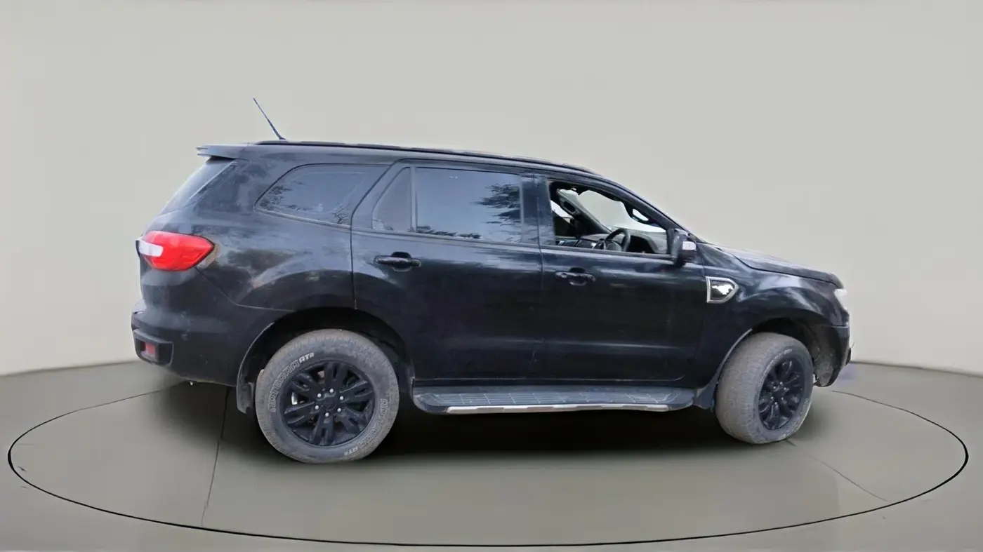 2016 Ford Endeavour TITANIUM 3.2 4X4 AT, Diesel, Automatic, 1,27,223 km, exterior