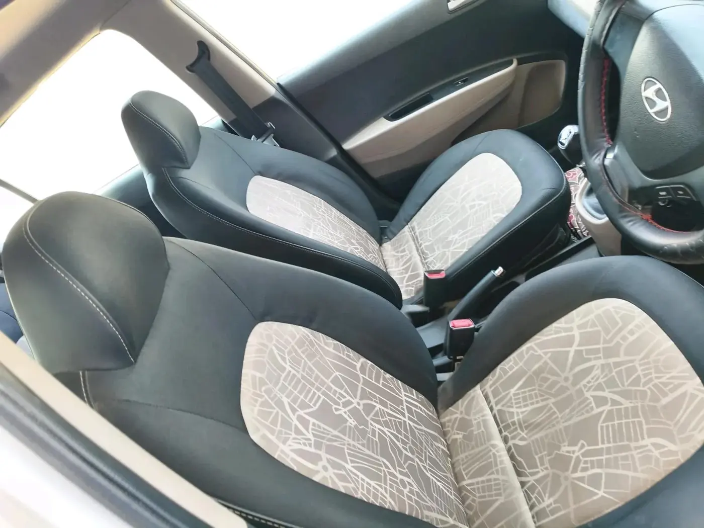 2014 Hyundai Grand i10 SPORTZ 1.2 KAPPA VTVT, Petrol, Manual, 88,547 km, interior