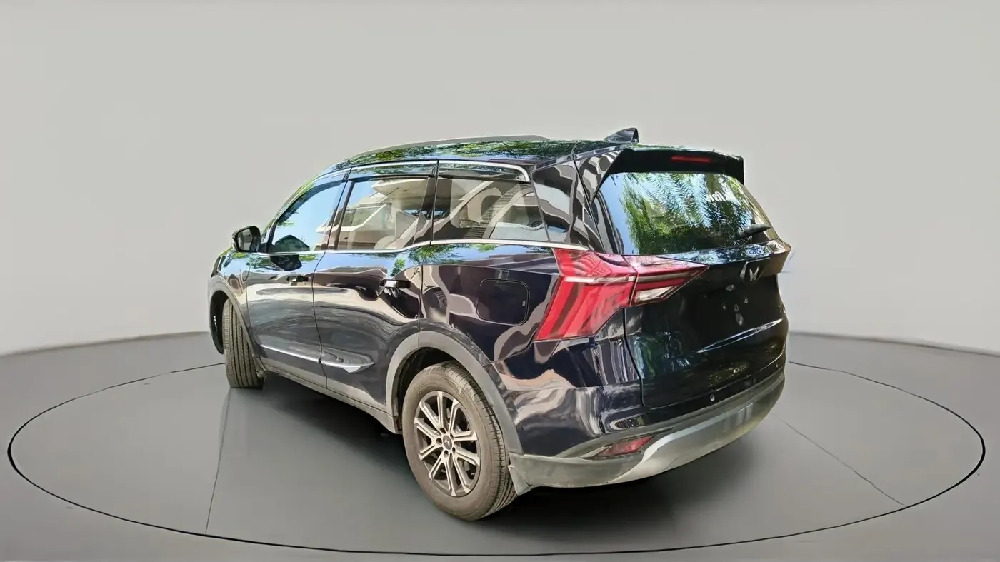 2023 Mahindra XUV700 AX 7 LUXURY D AT 7 STR, Diesel, Automatic, 75,397 km, exterior