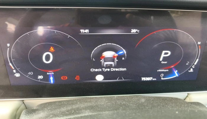 2023 Mahindra XUV700 AX 7 LUXURY D AT 7 STR, Diesel, Automatic, 75,397 km, interior