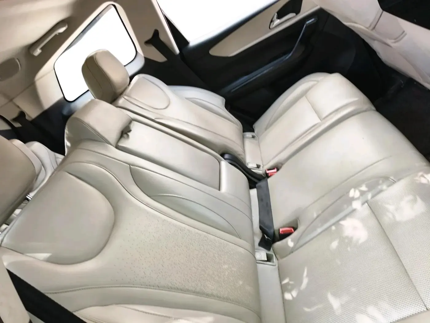 2023 Mahindra XUV700 AX 7 LUXURY D AT 7 STR, Diesel, Automatic, 75,397 km, interior