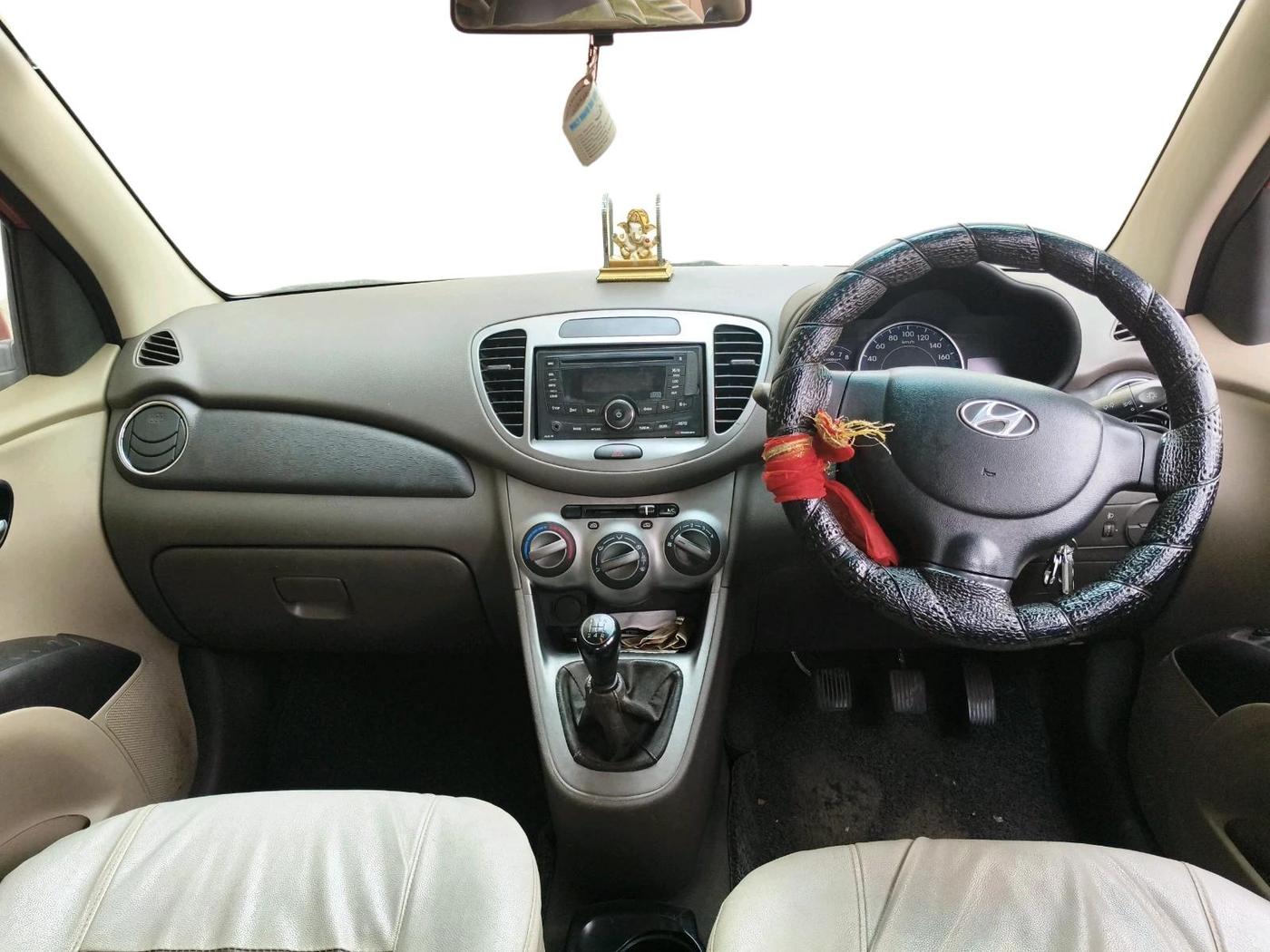 2011 Hyundai i10 MAGNA 1.2, Petrol, Manual, 91,500 km, interior