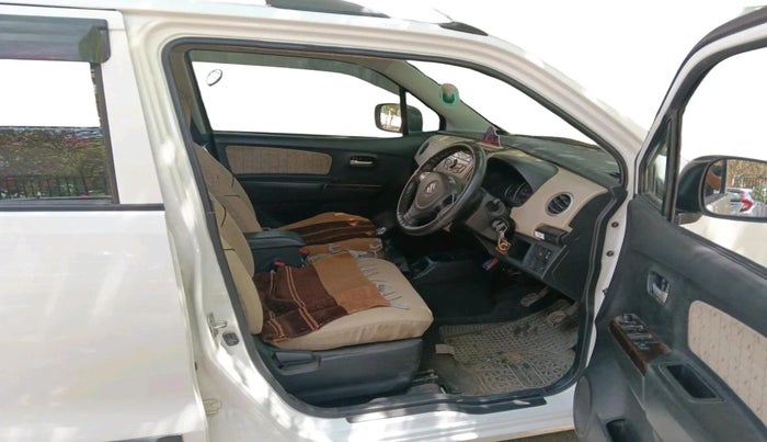 2017 Maruti Wagon R 1.0 VXI, Petrol, Manual, 74,965 km, interior