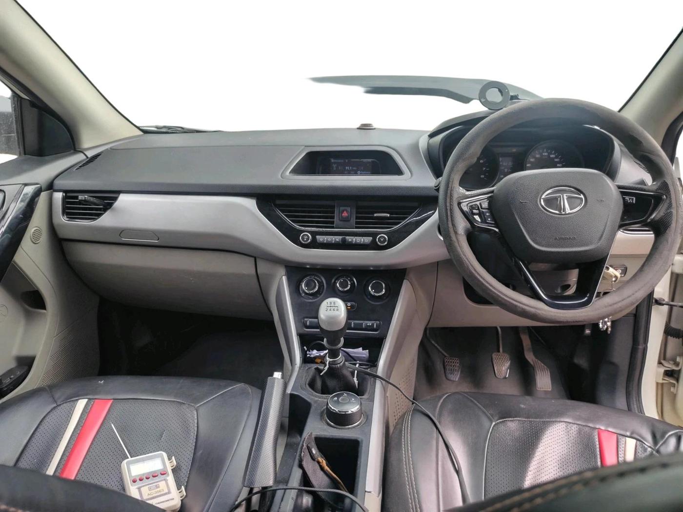 2018 Tata NEXON XM PETROL, CNG, Manual, 1,62,102 km, interior