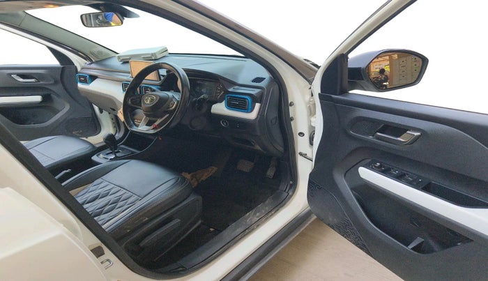 2022 Tata PUNCH CREATIVE AMT 1.2 RTN DUAL TONE, Petrol, Automatic, 42,537 km, interior