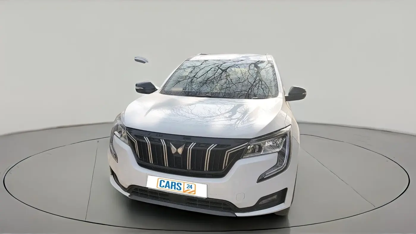 2022 Mahindra XUV700 AX 3 P MT 5 STR, Petrol, Manual, 56,000 km, exterior
