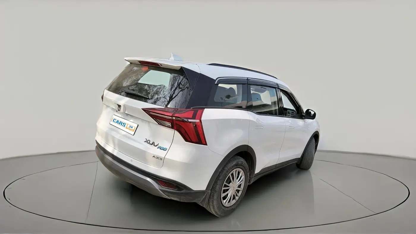 2022 Mahindra XUV700 AX 3 P MT 5 STR, Petrol, Manual, 56,000 km, exterior