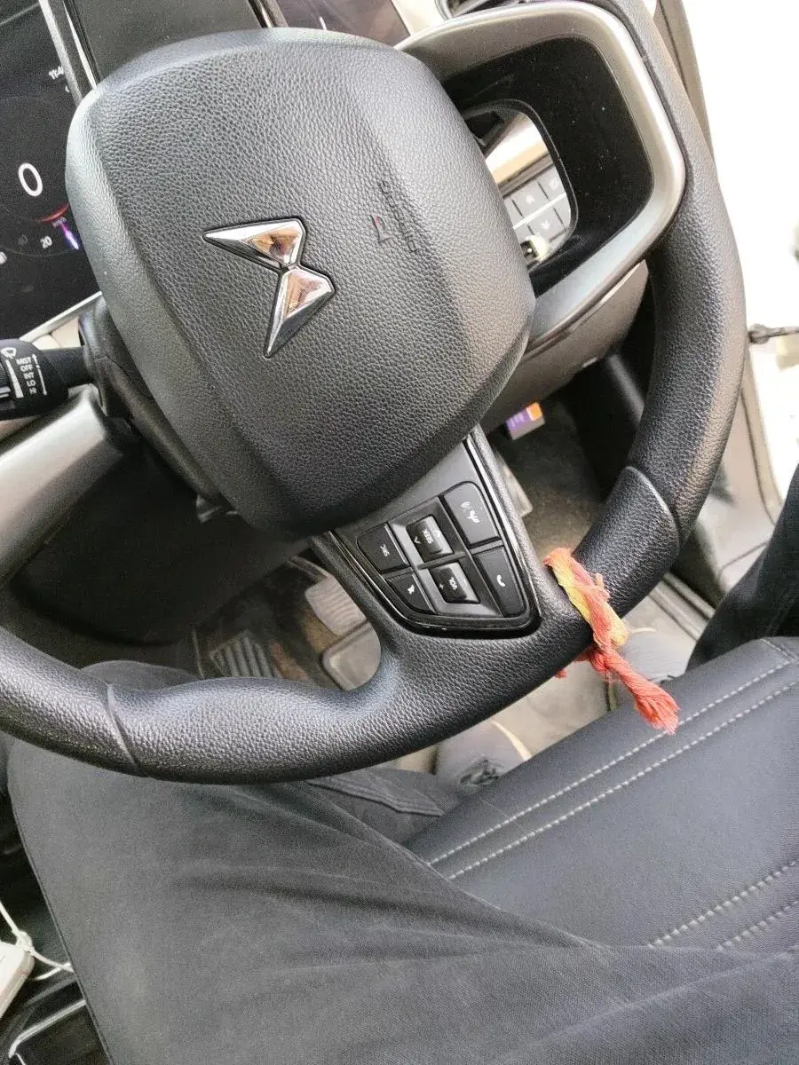 2022 Mahindra XUV700 AX 3 P MT 5 STR, Petrol, Manual, 56,000 km, interior