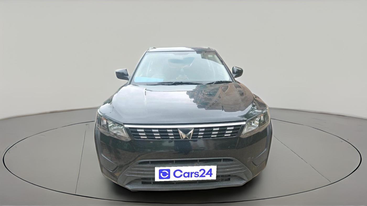 2022 Mahindra XUV300 W6 1.2 PETROL, Petrol, Manual, 31,646 km, exterior