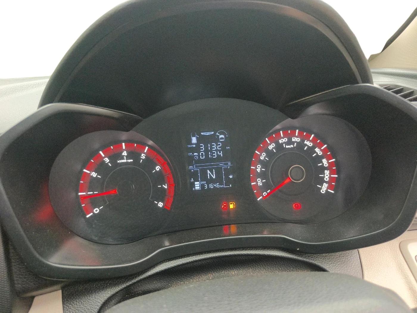 2022 Mahindra XUV300 W6 1.2 PETROL, Petrol, Manual, 31,646 km, interior
