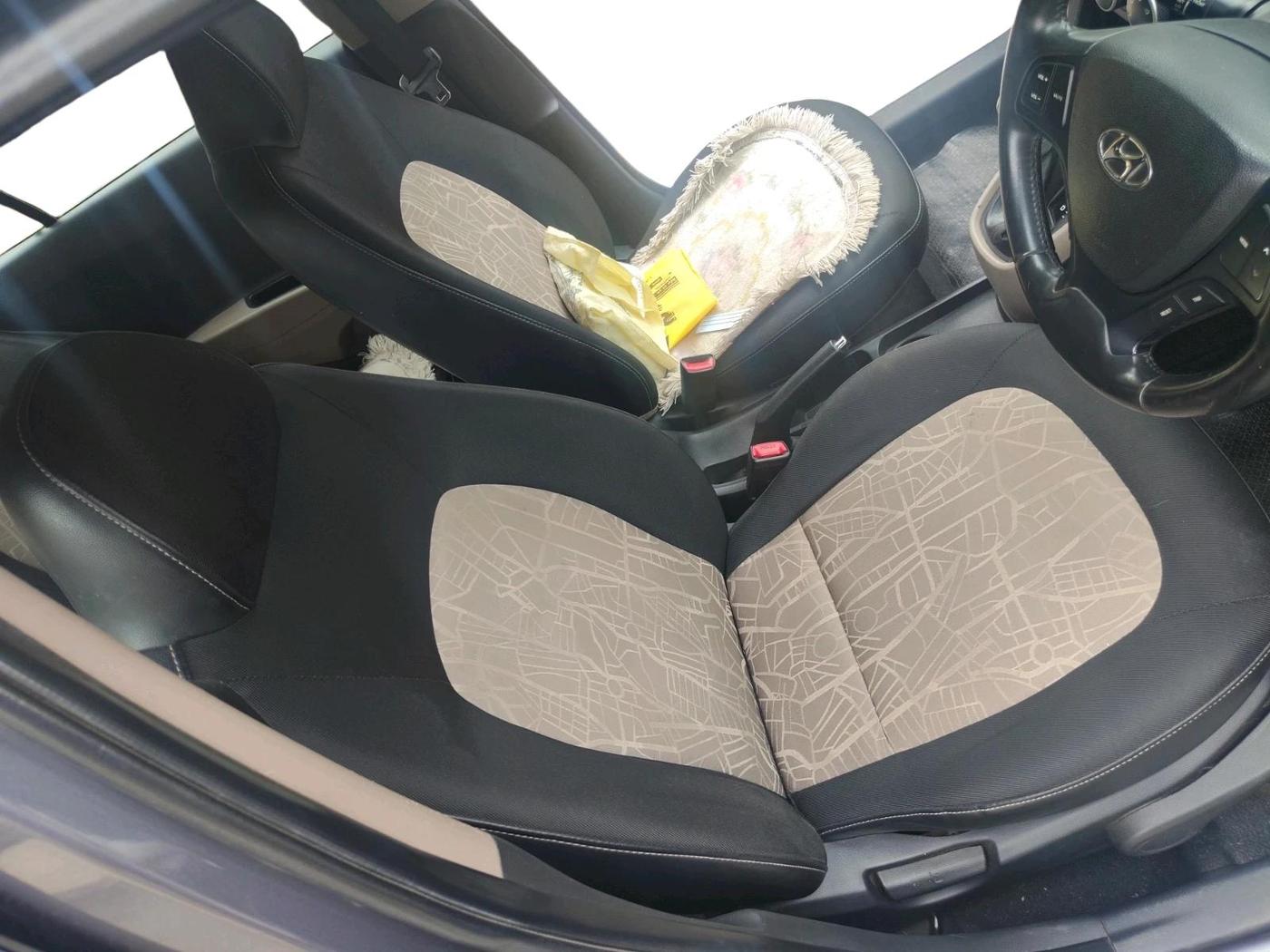 2016 Hyundai Grand i10 ASTA (O) AT 1.2 KAPPA VTVT, CNG, Automatic, 1,02,000 km, interior