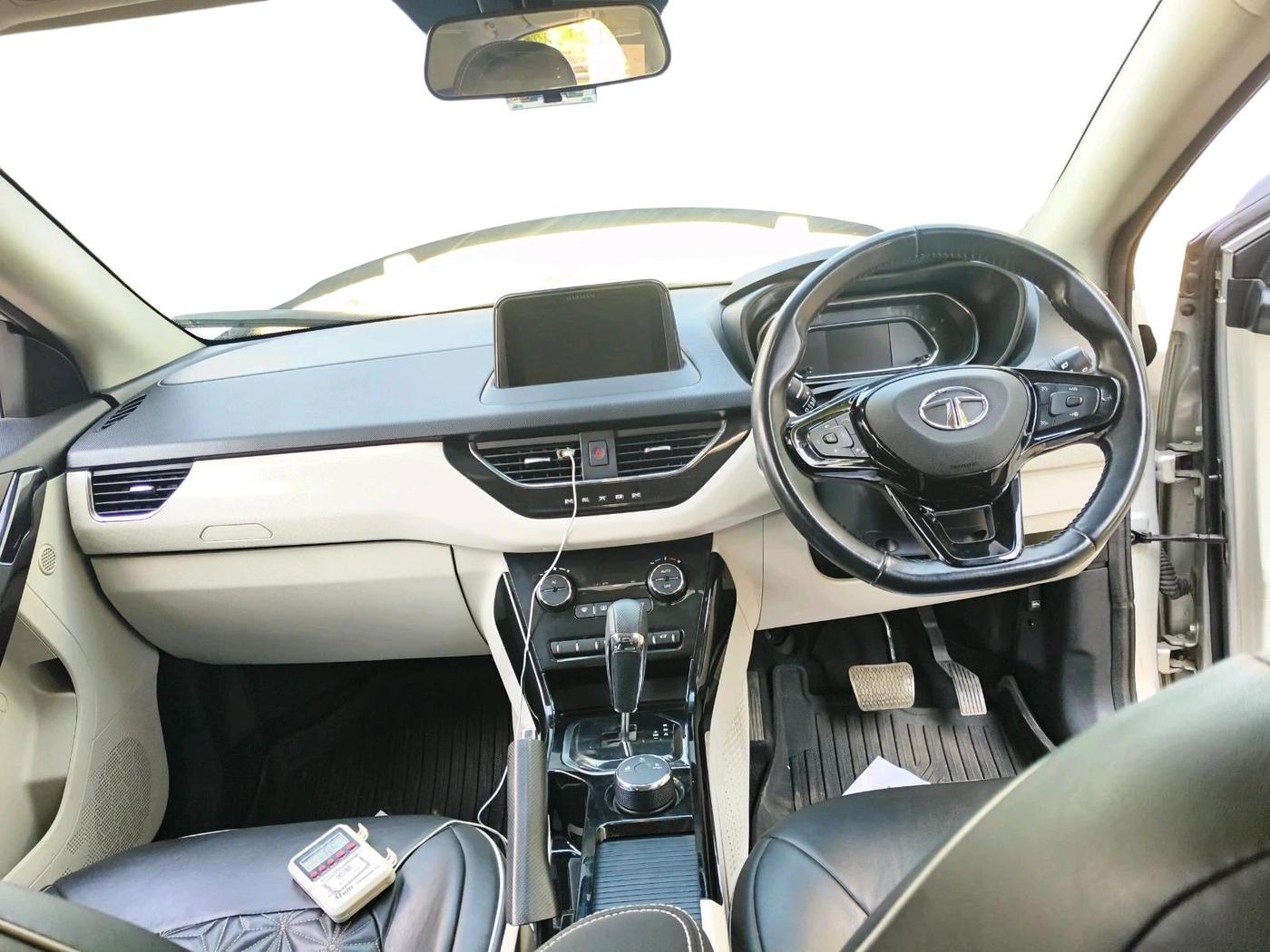 2021 Tata NEXON XZA PLUS (O) PETROL, Petrol, Automatic, 51,159 km, interior