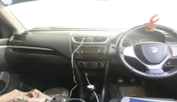 2016 Maruti Swift VXI, CNG, Manual, 1,73,372 km, interior