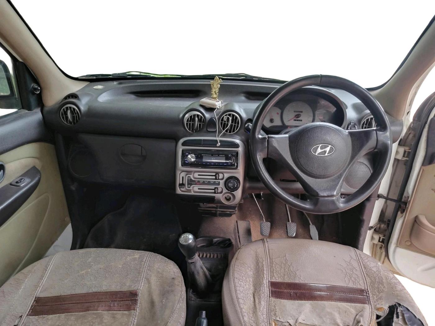 2011 Hyundai Santro Xing GLS, CNG, Manual, 2,50,542 km, interior