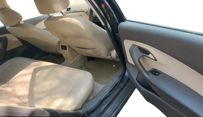 2013 Volkswagen Vento HIGHLINE DIESEL 1.6, Diesel, Manual, 1,05,757 km, interior