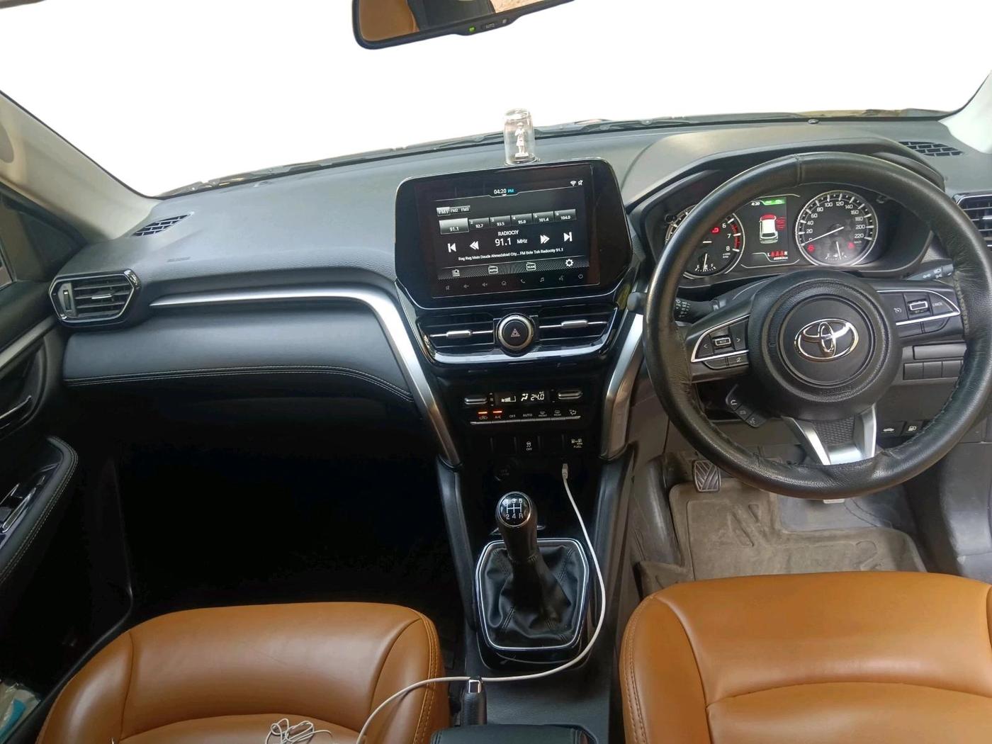 2024 Toyota URBAN CRUISER HYRYDER  G NEO DRIVE E-CNG , CNG, Manual, 40,062 km, interior