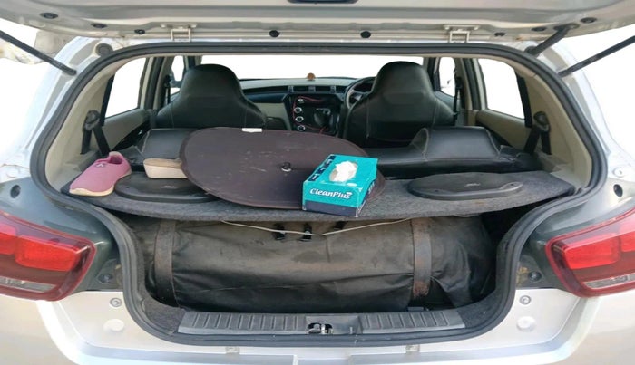 2017 Mahindra Kuv100 K2 6 STR, CNG, Manual, 56,764 km, exterior