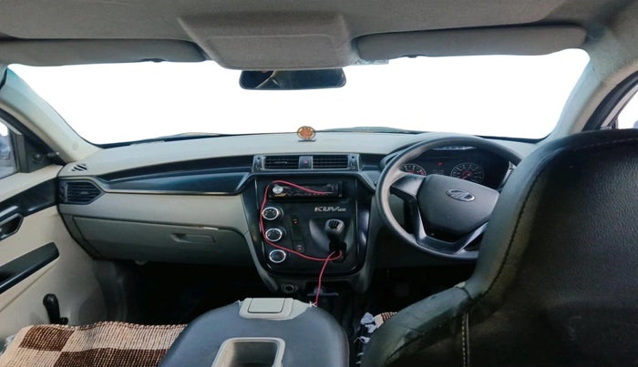 2017 Mahindra Kuv100 K2 6 STR, CNG, Manual, 56,764 km, interior
