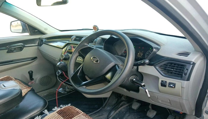 2017 Mahindra Kuv100 K2 6 STR, CNG, Manual, 56,764 km, interior