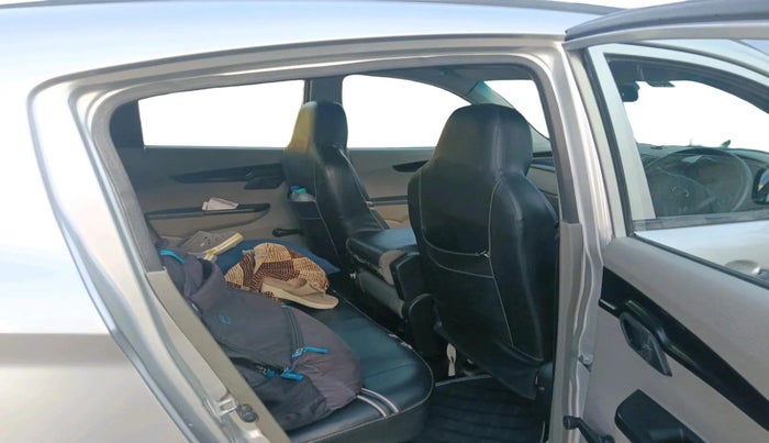 2017 Mahindra Kuv100 K2 6 STR, CNG, Manual, 56,764 km, interior