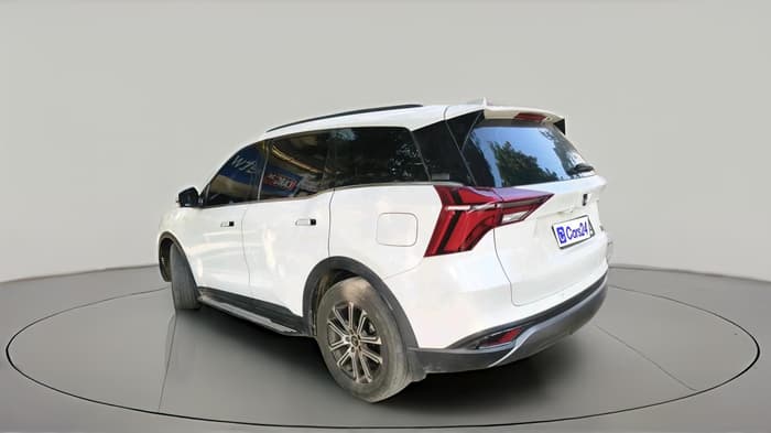 2023 Mahindra XUV700 AX 7 LUXURY D AT 7 STR, Diesel, Automatic, 1,11,576 km, exterior