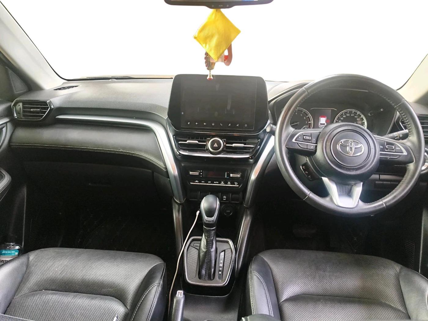 2023 Toyota URBAN CRUISER HYRYDER V AT NEO DRIVE, Petrol, Automatic, 73,017 km, interior