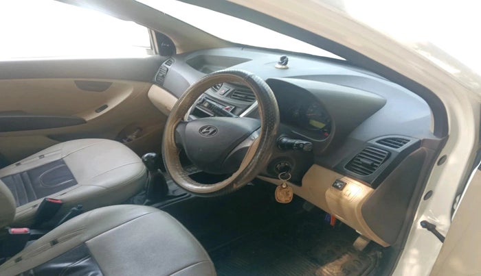 2017 Hyundai Eon ERA +, CNG, Manual, 97,099 km, interior