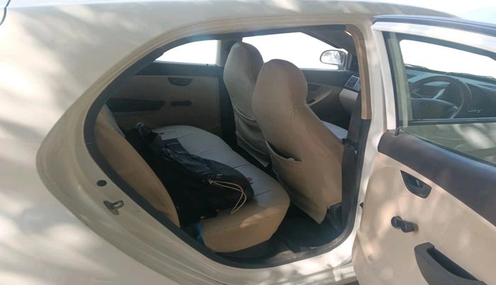 2017 Hyundai Eon ERA +, CNG, Manual, 97,099 km, interior