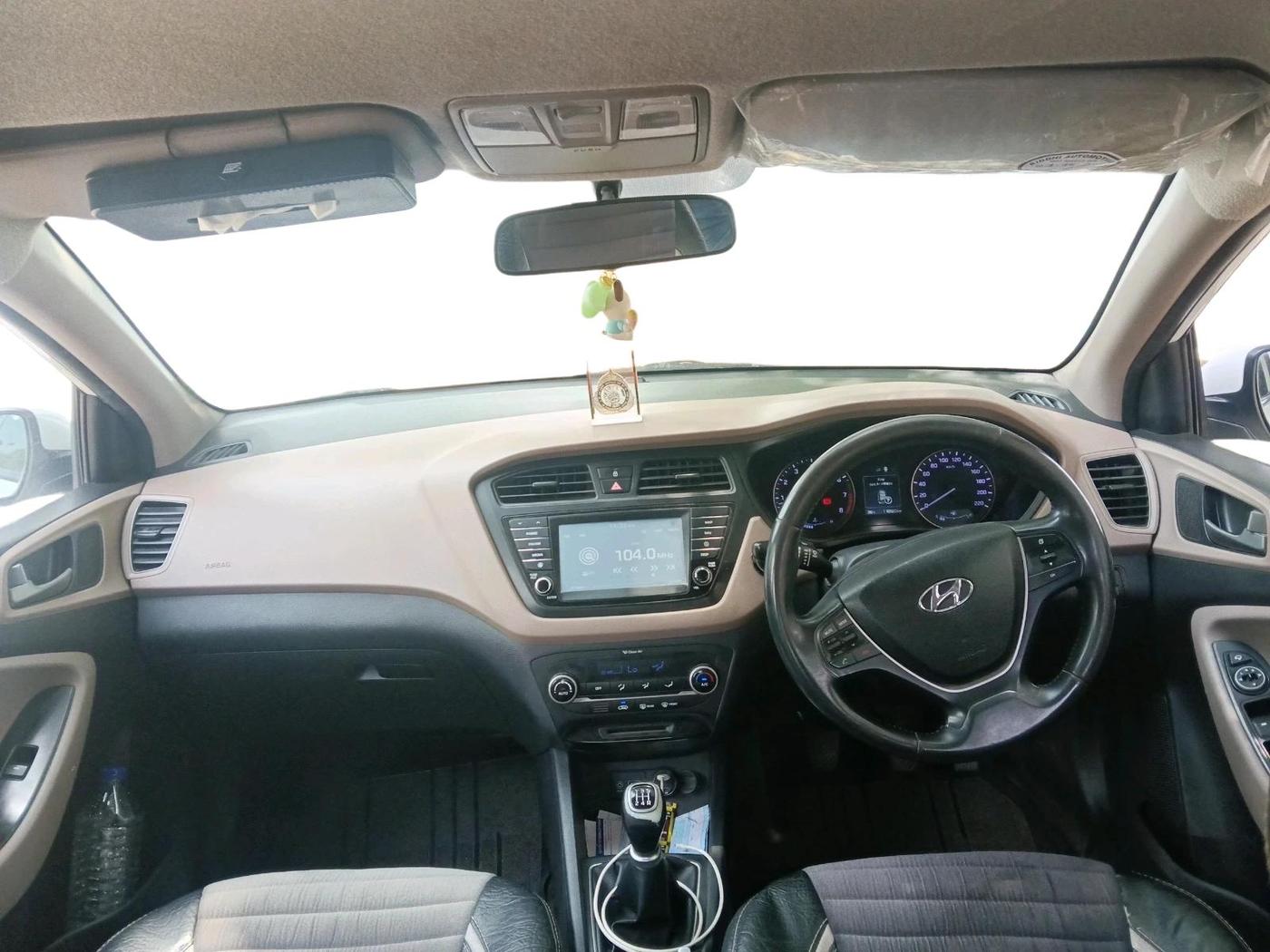 2018 Hyundai Elite i20 ASTA 1.2 (O), CNG, Manual, 1,16,520 km, interior