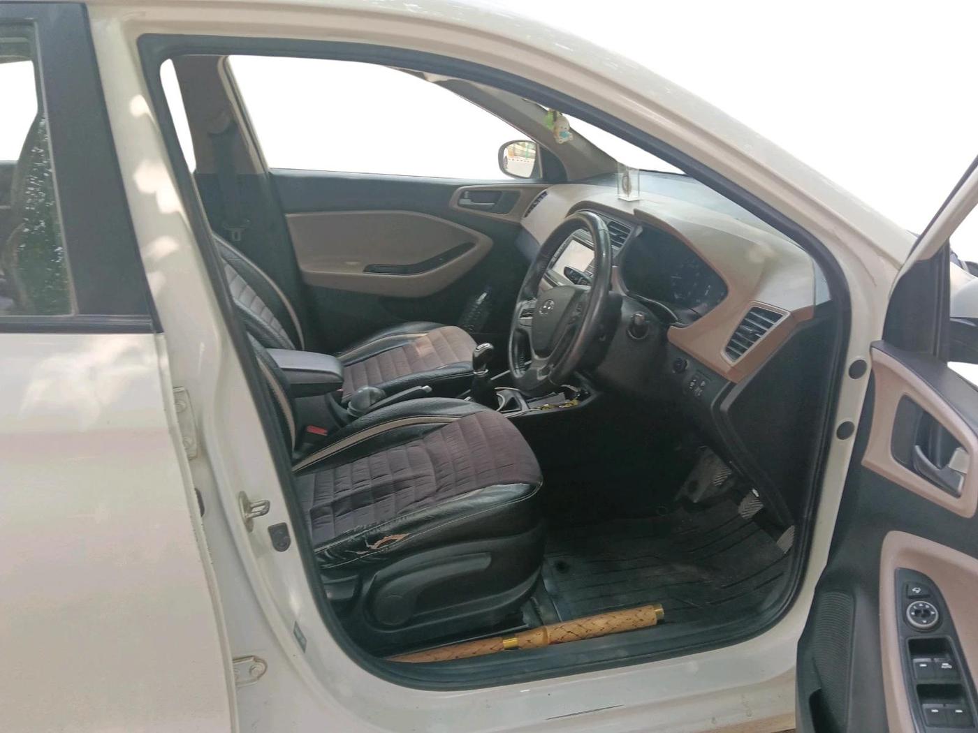 2018 Hyundai Elite i20 ASTA 1.2 (O), CNG, Manual, 1,16,520 km, interior