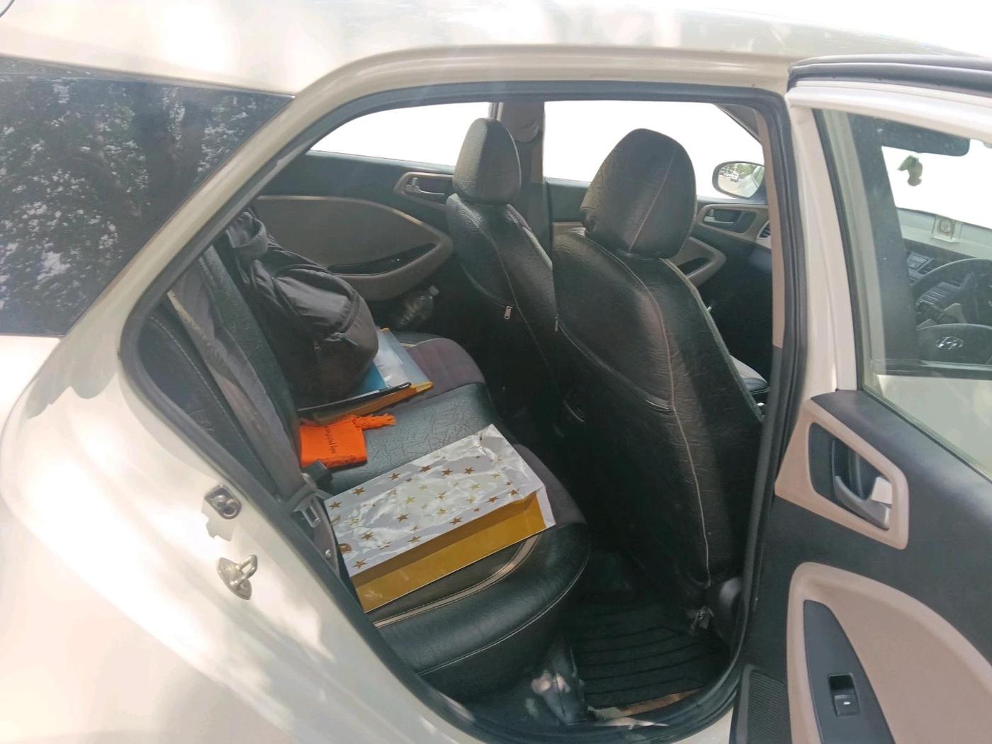 2018 Hyundai Elite i20 ASTA 1.2 (O), CNG, Manual, 1,16,520 km, interior