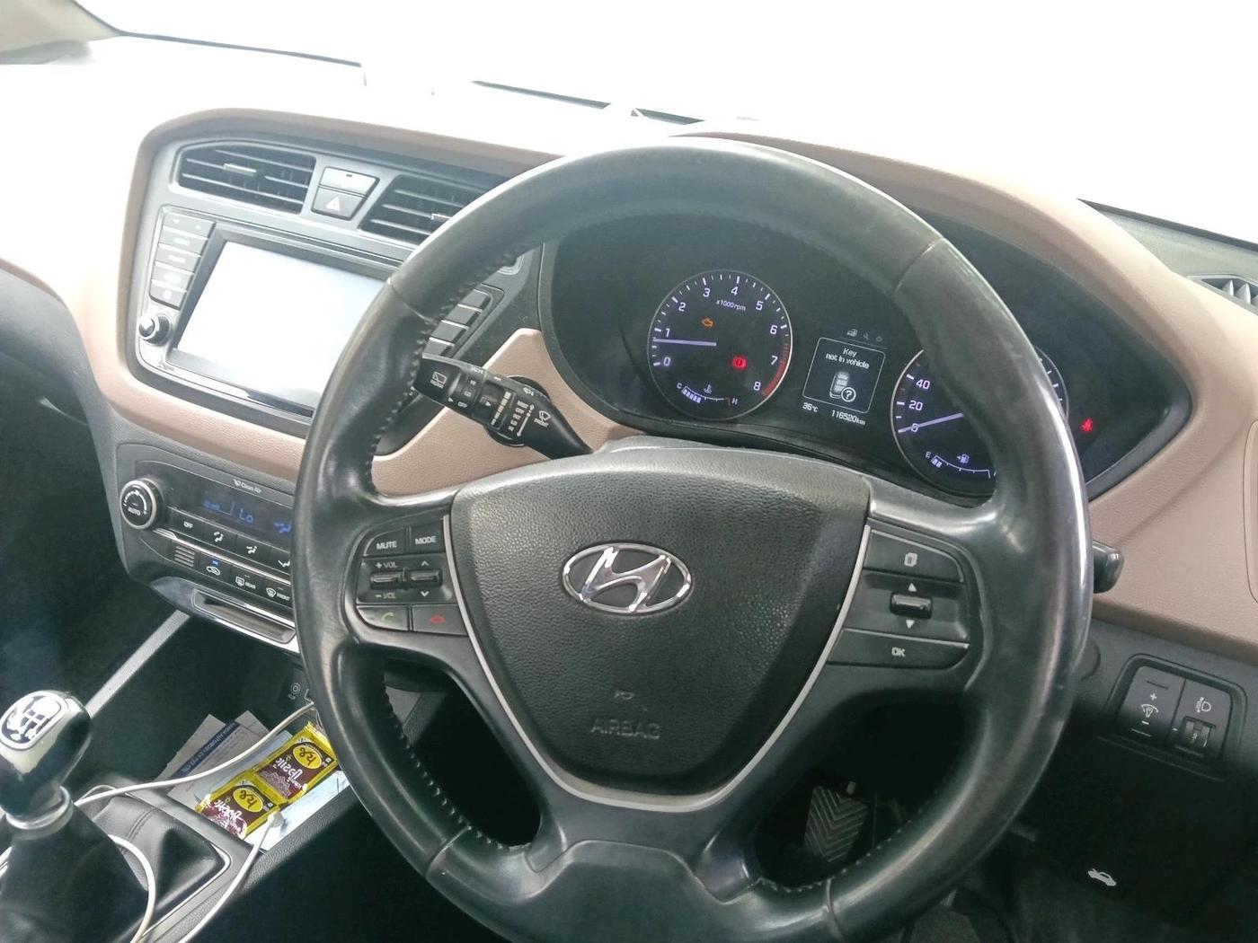 2018 Hyundai Elite i20 ASTA 1.2 (O), CNG, Manual, 1,16,520 km, interior