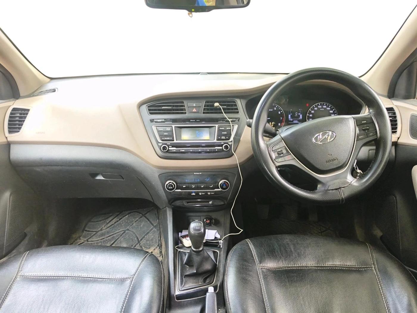 2016 Hyundai Elite i20 SPORTZ 1.2, Petrol, Manual, 1,05,806 km, interior