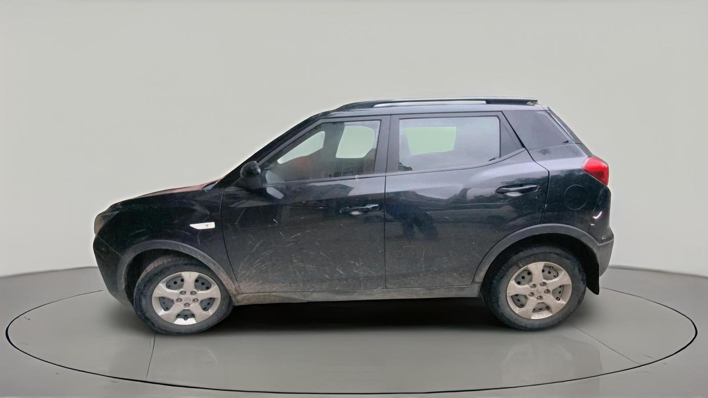 2022 Mahindra XUV300 W6 1.5 Diesel, Diesel, Manual, 67,847 km, exterior