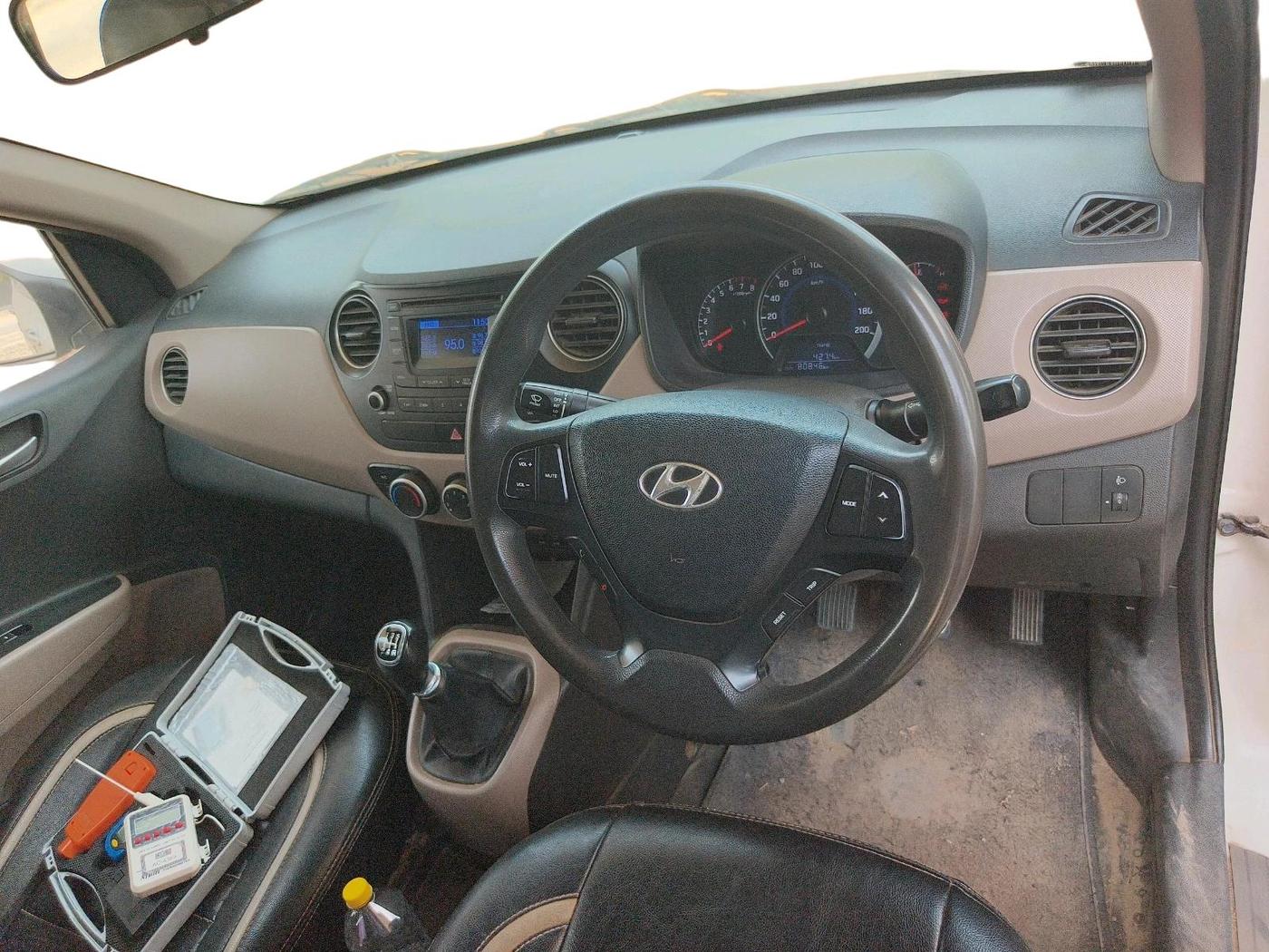 2016 Hyundai Grand i10 SPORTZ 1.2 KAPPA VTVT, Petrol, Manual, 80,846 km, interior