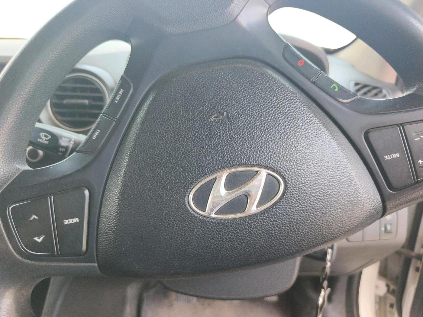 2016 Hyundai Grand i10 SPORTZ 1.2 KAPPA VTVT, Petrol, Manual, 80,846 km, interior