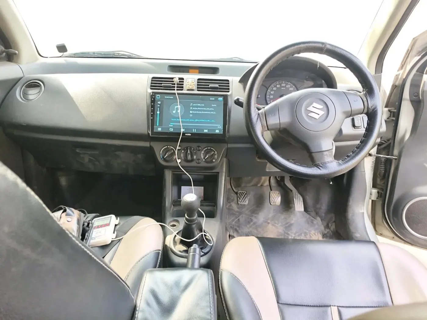2011 Maruti Swift Dzire LXI, CNG, Manual, 81,668 km, interior