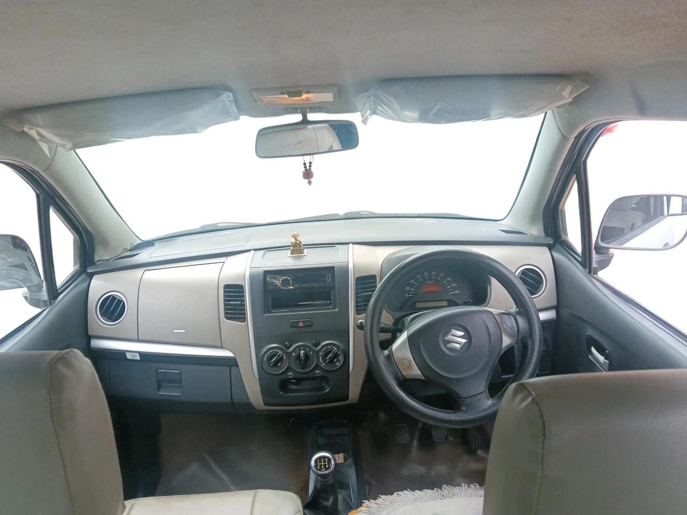 2015 Maruti Wagon R 1.0 LXI CNG, CNG, Manual, 3,84,990 km, interior