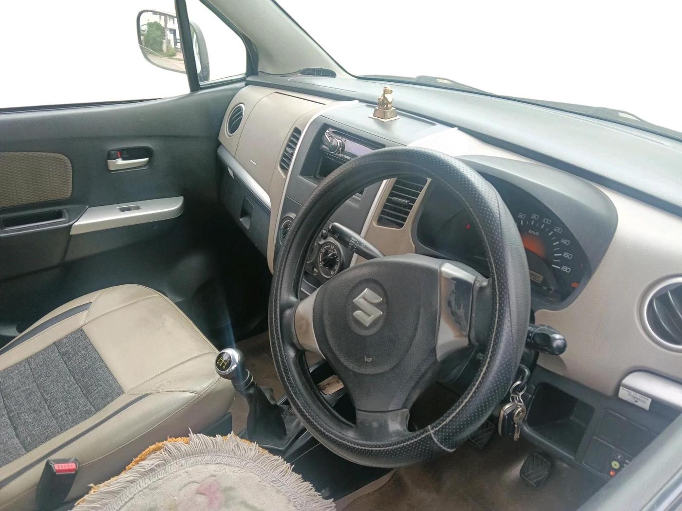 2015 Maruti Wagon R 1.0 LXI CNG, CNG, Manual, 3,84,990 km, interior