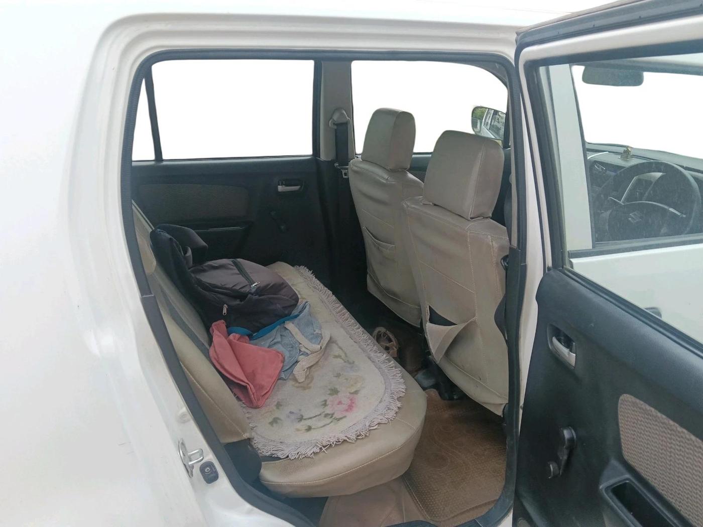 2015 Maruti Wagon R 1.0 LXI CNG, CNG, Manual, 3,84,990 km, interior