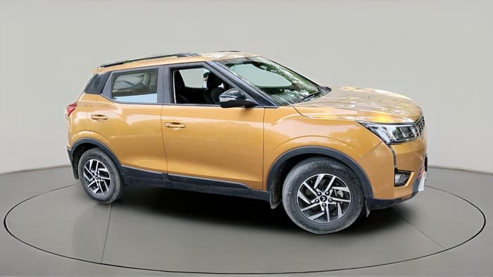 2023 Mahindra XUV300 W8 (O) 1.2 PETROL, Petrol, Manual, 21,209 km, exterior