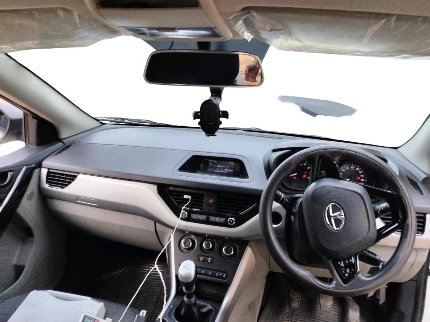 2018 Tata NEXON XM PETROL, Petrol, Manual, 73,108 km, interior