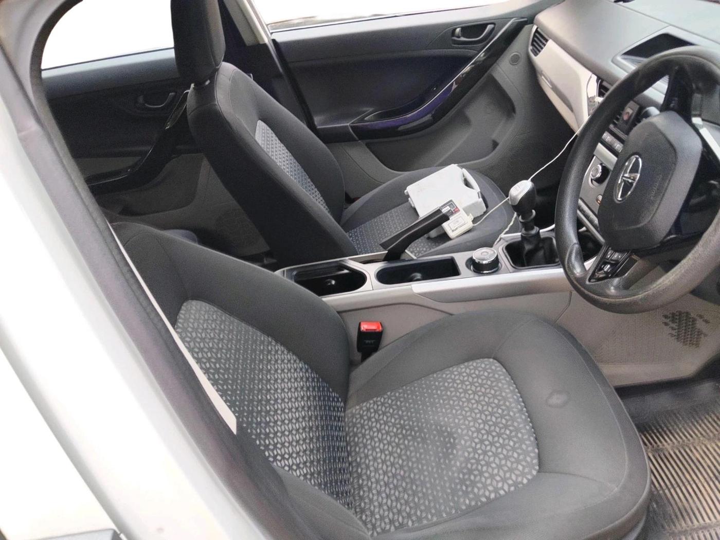 2018 Tata NEXON XM PETROL, Petrol, Manual, 73,108 km, interior