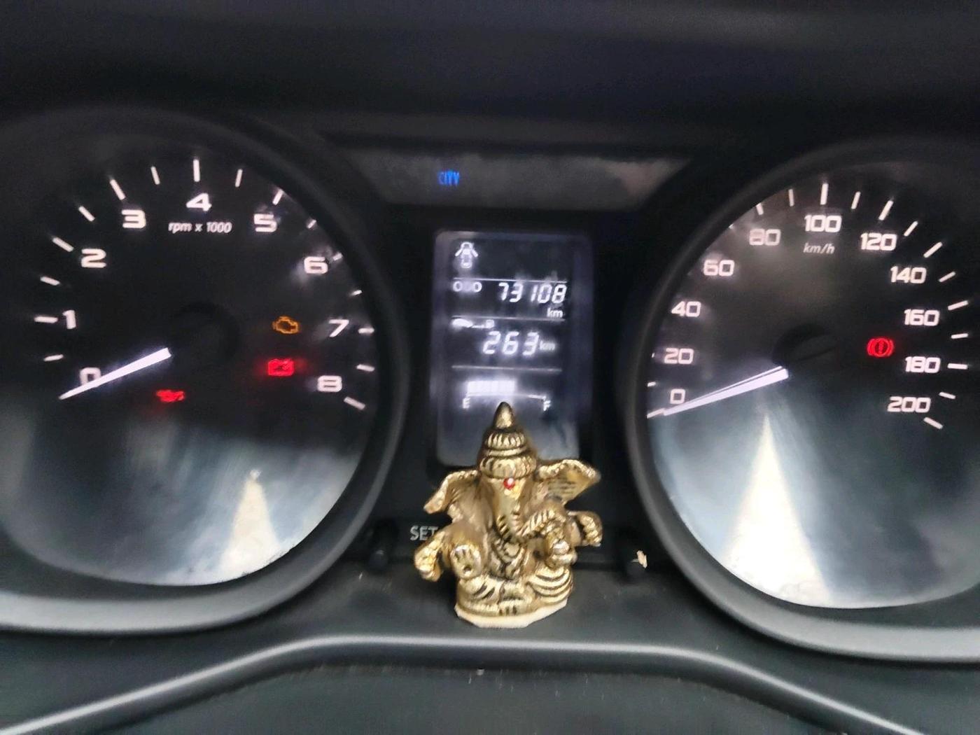 2018 Tata NEXON XM PETROL, Petrol, Manual, 73,108 km, interior