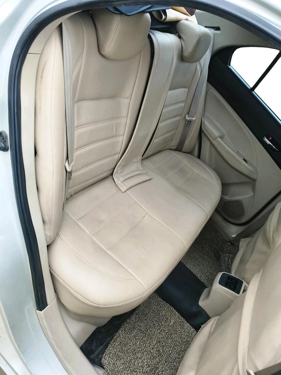 2017 Maruti Dzire VXI, CNG, Manual, 1,76,764 km, interior