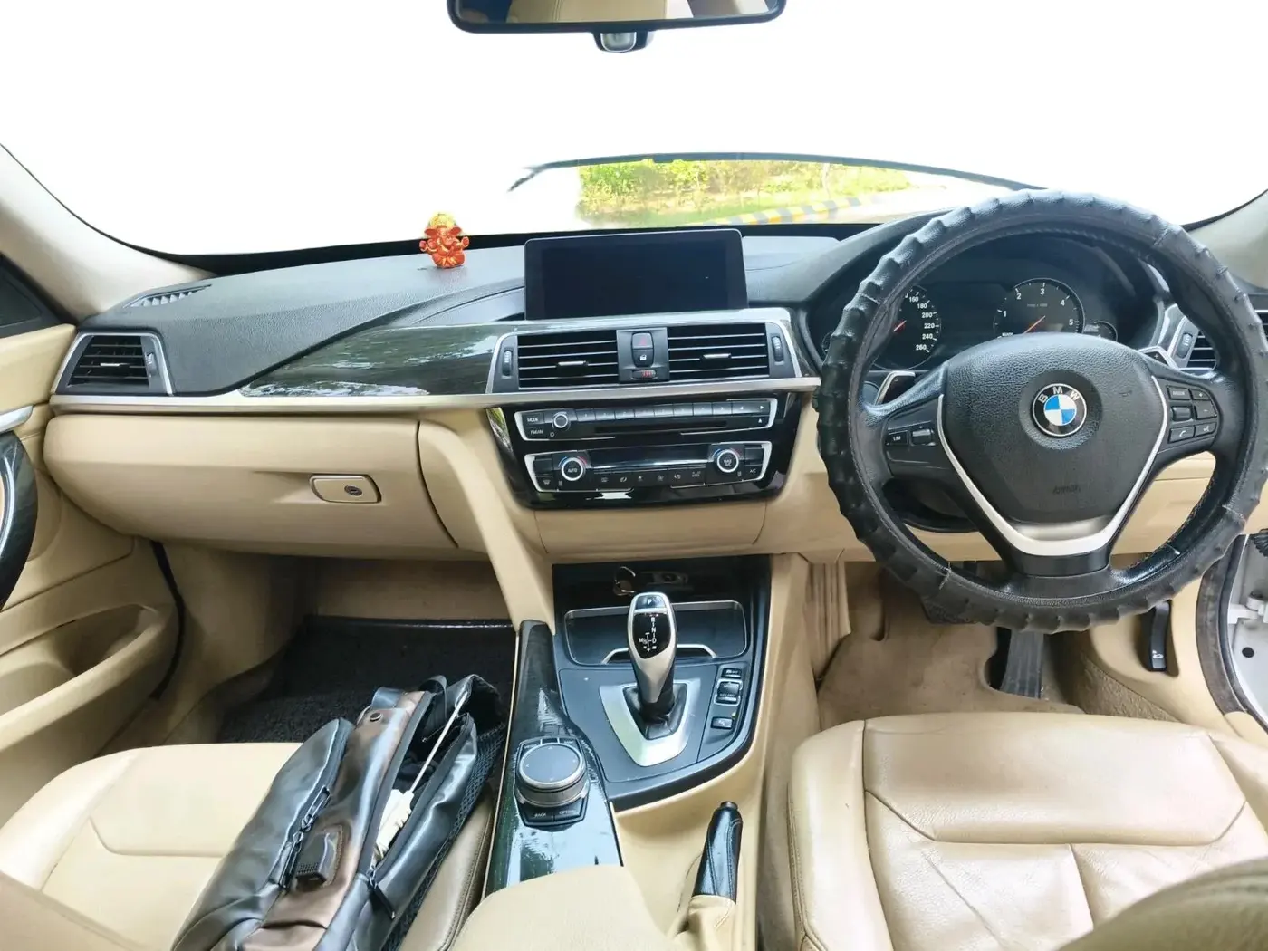 2018 BMW 3 Series  GT 320d Luxury Line, Diesel, Automatic, 1,16,251 km, interior